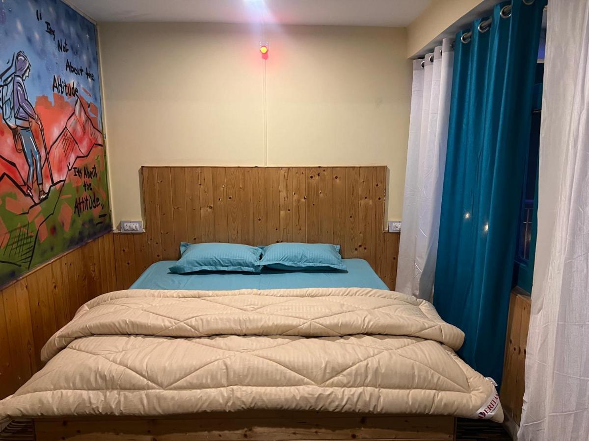 Hostel The Vagabond Manali Zewnętrze zdjęcie