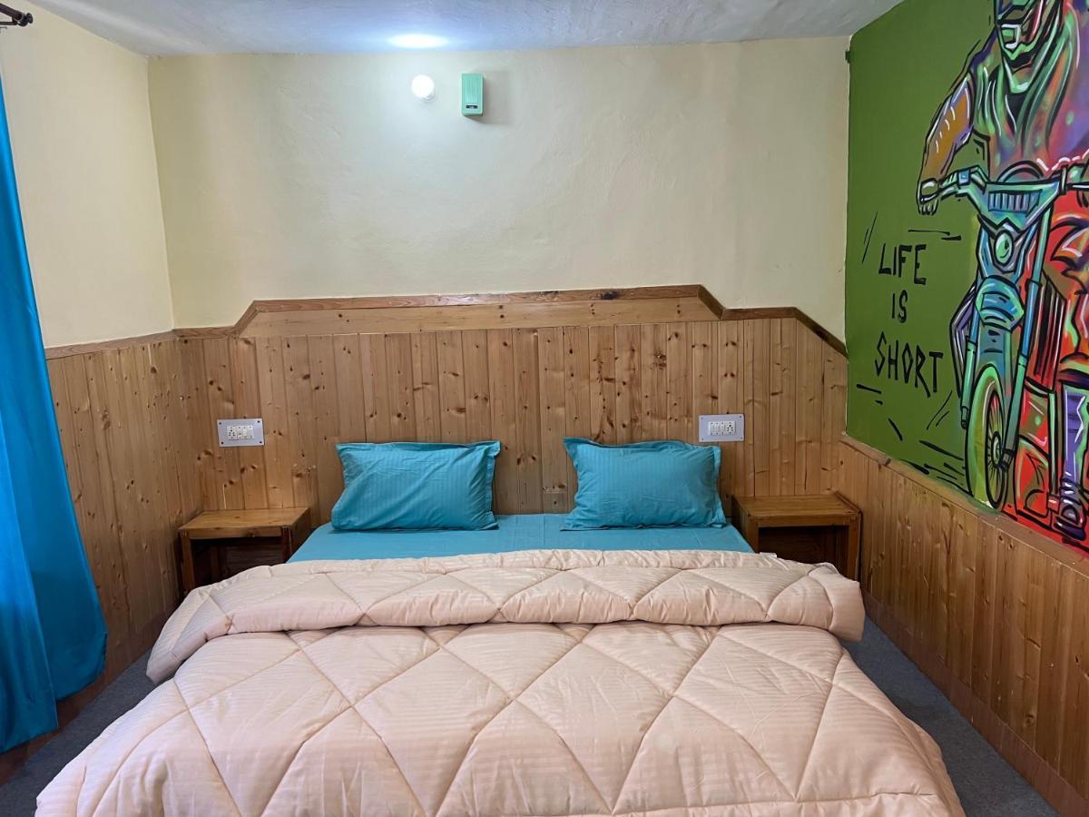 Hostel The Vagabond Manali Zewnętrze zdjęcie